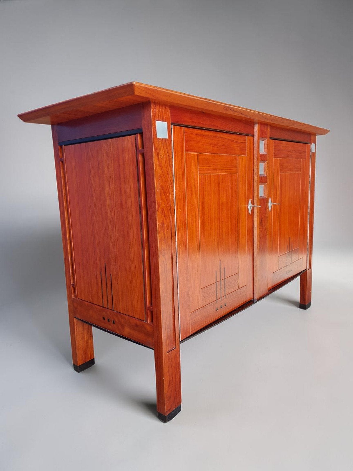 Art Deco dressoir Thompson Schuitema decoforma, Met deur(en), ., 150 tot 200 cm, Eikenhout