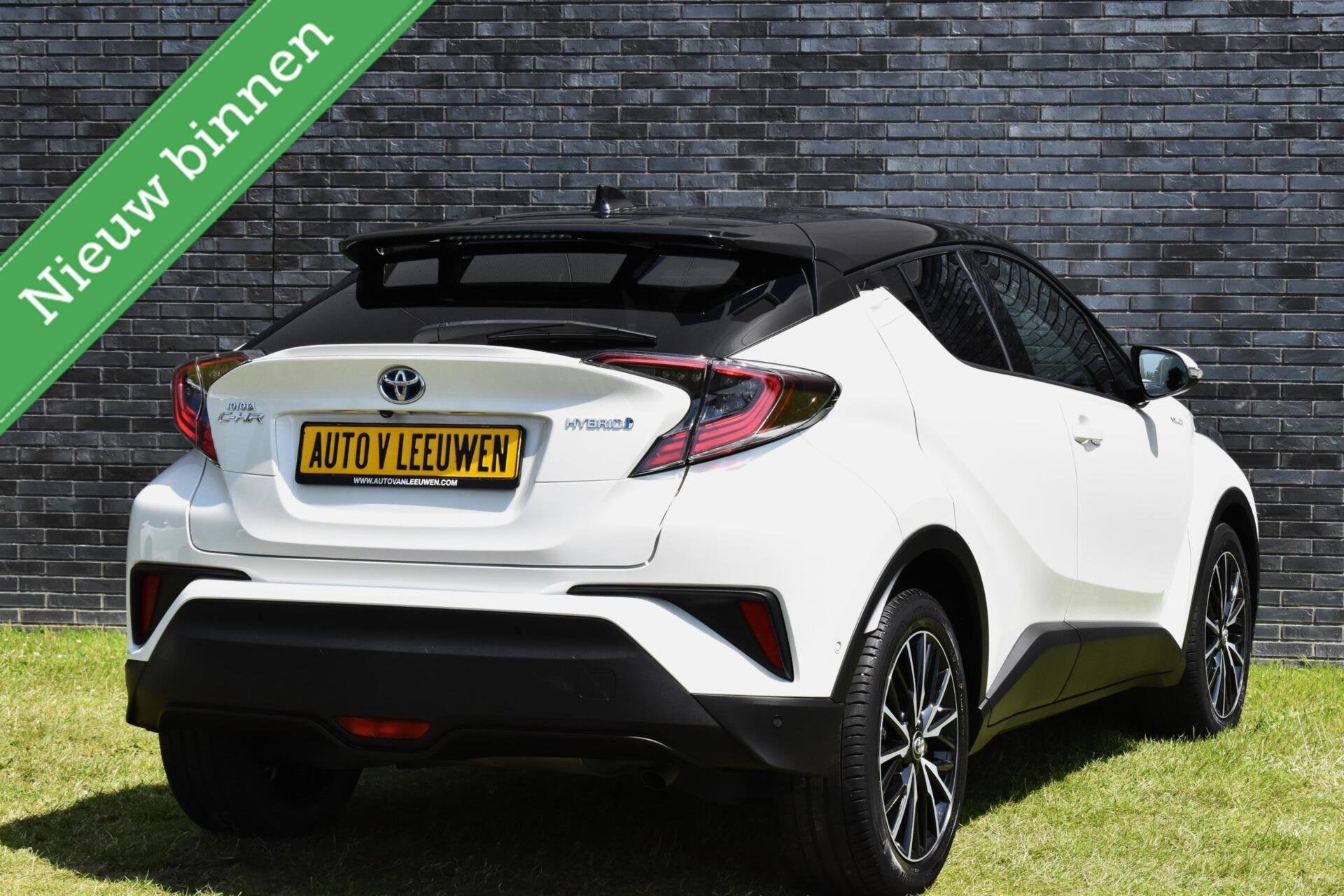 Toyota C-HR 1.8 Hybrid Executive MATRIX/LED/CAMERA/VOL MET O, Auto's, Euro 6, 4 cilinders, Met garantie (alle), Leder