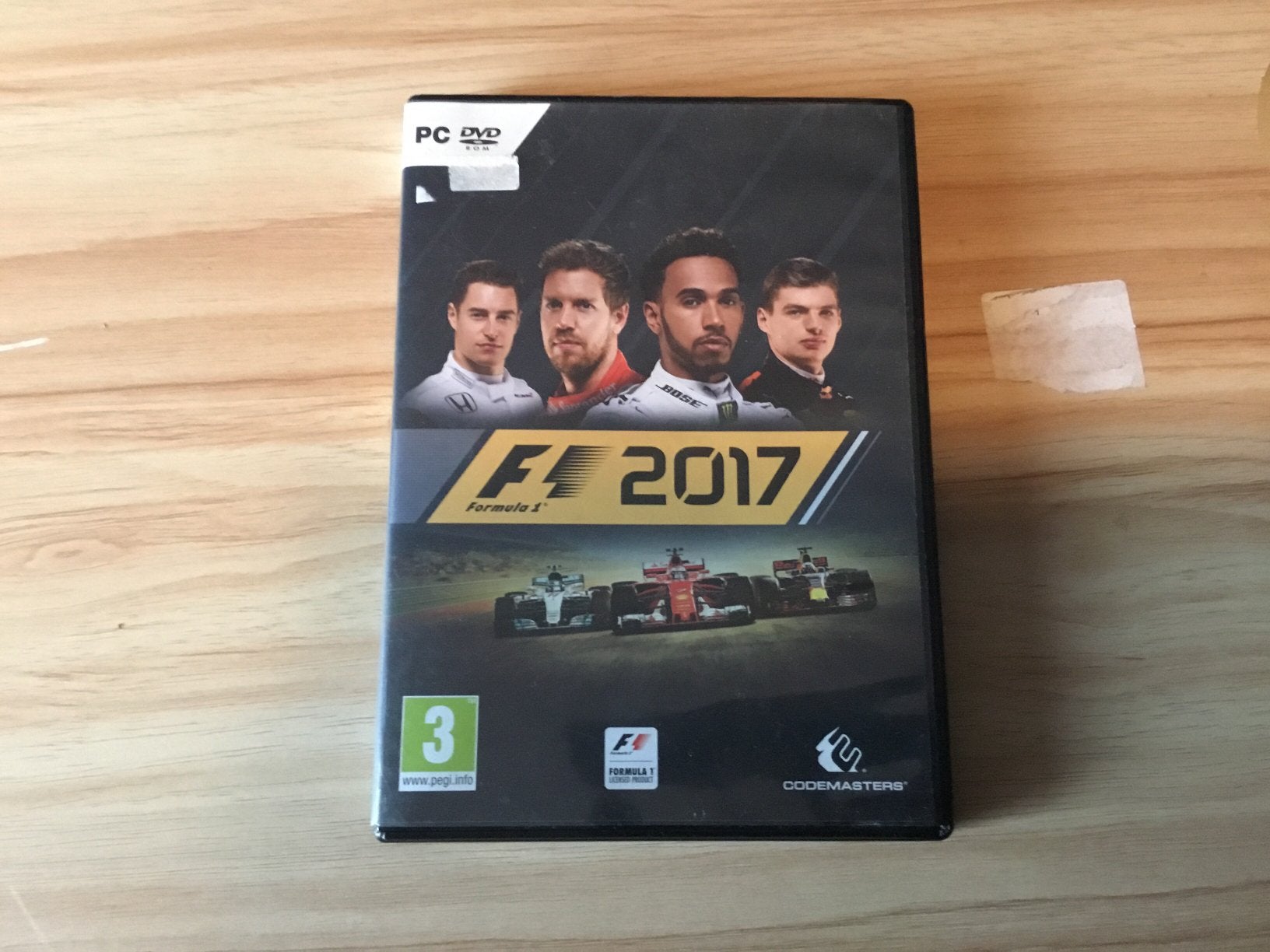 Pc game f1 2017, Spelcomputers en Games, Games | Pc, 1 speler, Racen en Vliegen, Ophalen of Verzenden, Zo goed als nieuw