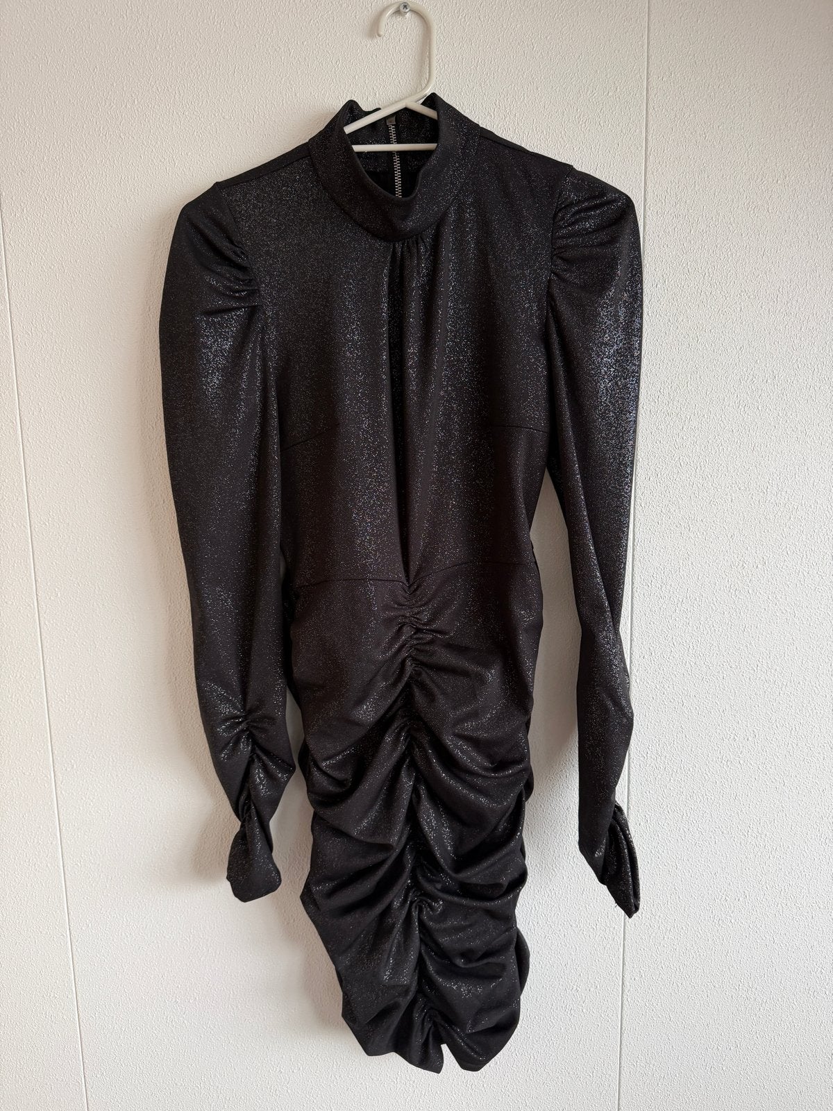 Nikkie glitterjurk zwart maat 36, Zwart, Ophalen of Verzenden, Zo goed als nieuw, Maat 36 (S)