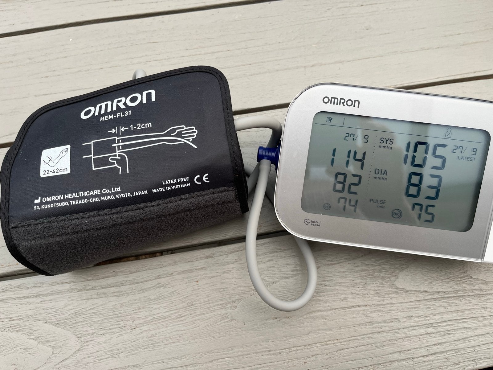 Omron X7 Smart Bloeddrukmeter met manchet en hoes, Ophalen of Verzenden, Zo goed als nieuw