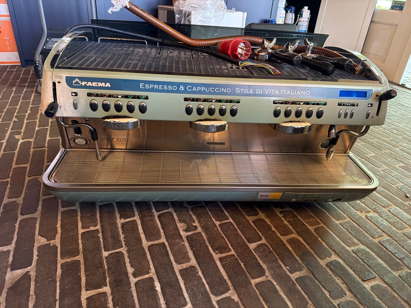 Faema Espresso & Cappuccino 3-groeps machine, Ophalen, Gebruikt, Espresso apparaat, 10 kopjes of meer