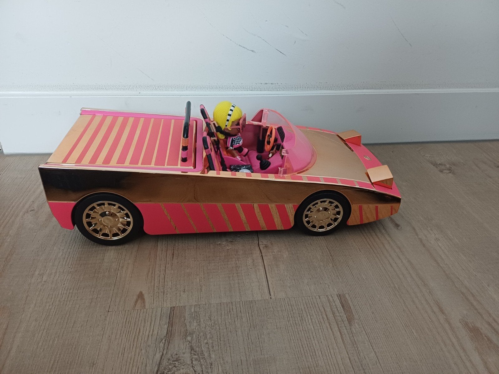 L.O.L. Surprise auto met zwembad, Ophalen of Verzenden, Zo goed als nieuw