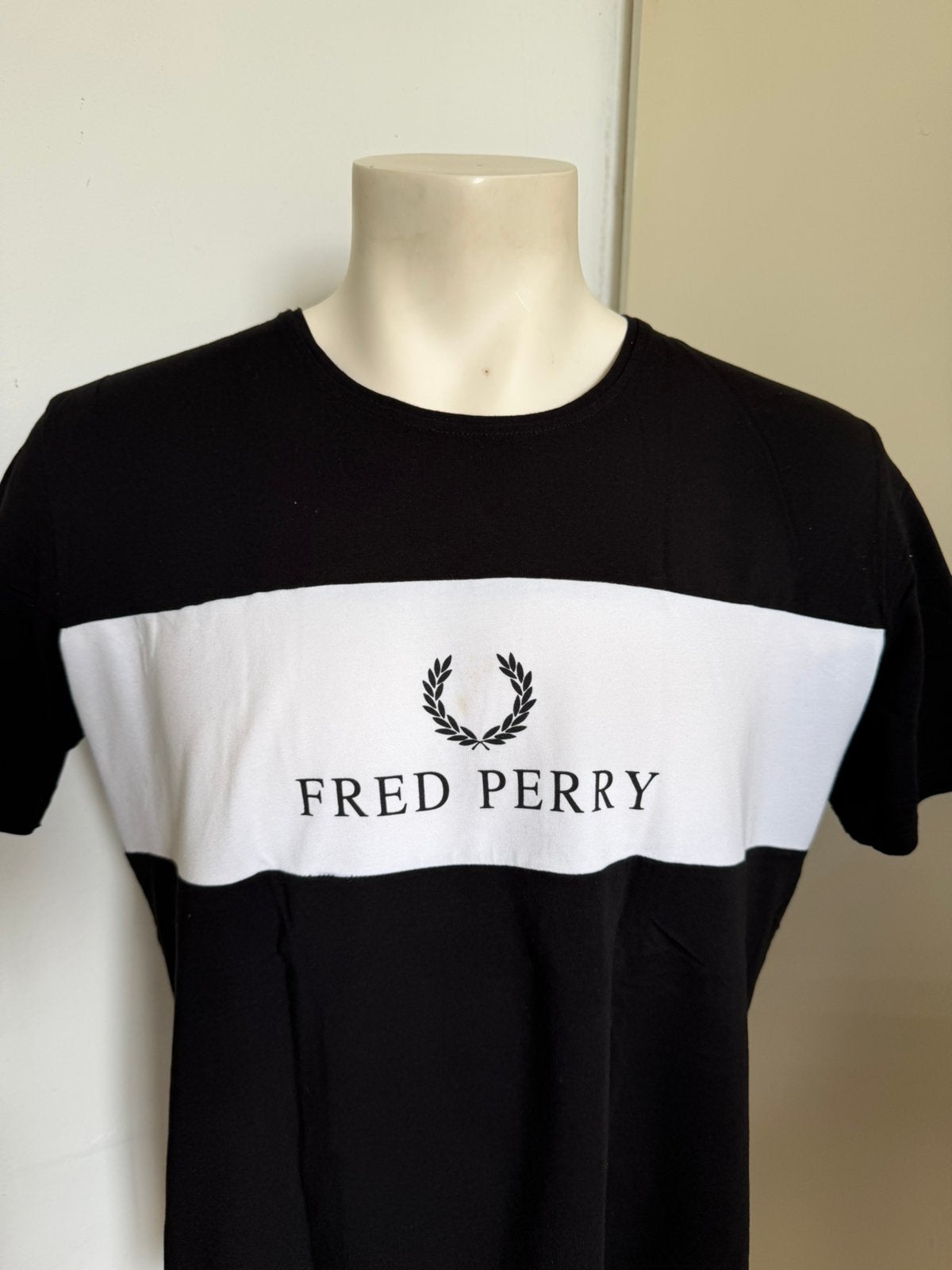 T-shirt Fred Perry L, Ophalen of Verzenden, Gedragen, Maat 52/54 (L), Zwart