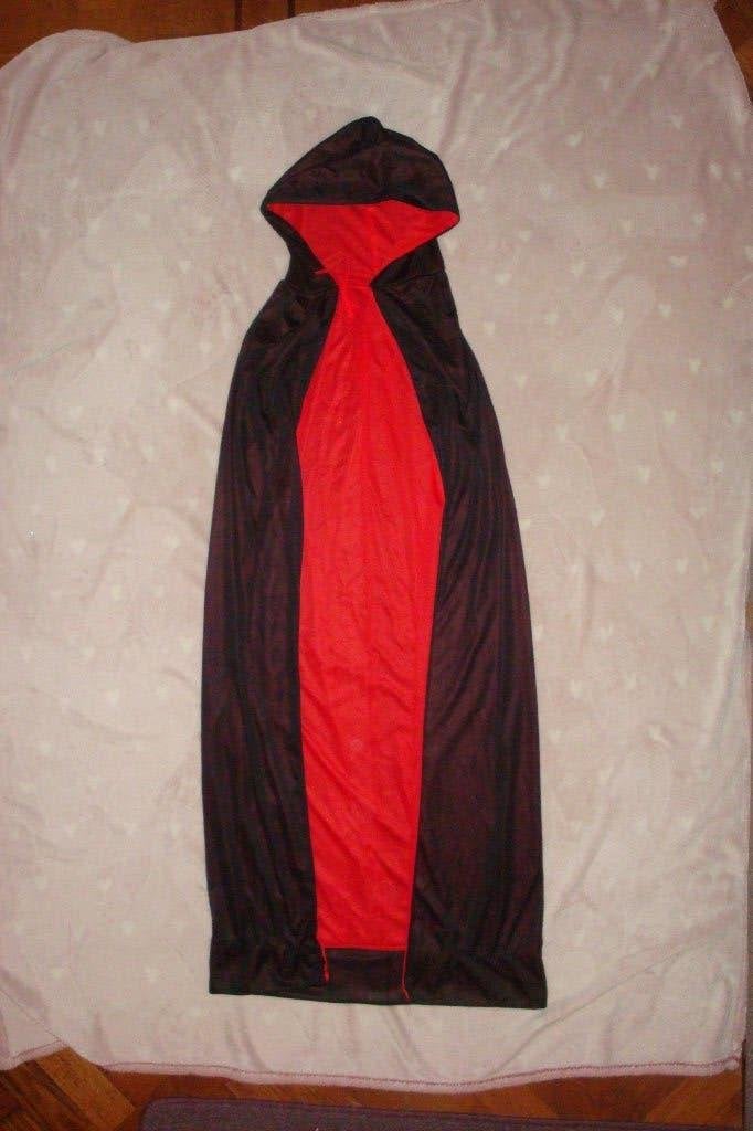 Halloween hoodie cape met capuchon, zwart rood, mt: one size, Ophalen of Verzenden, Zo goed als nieuw, Halloween, Kleding