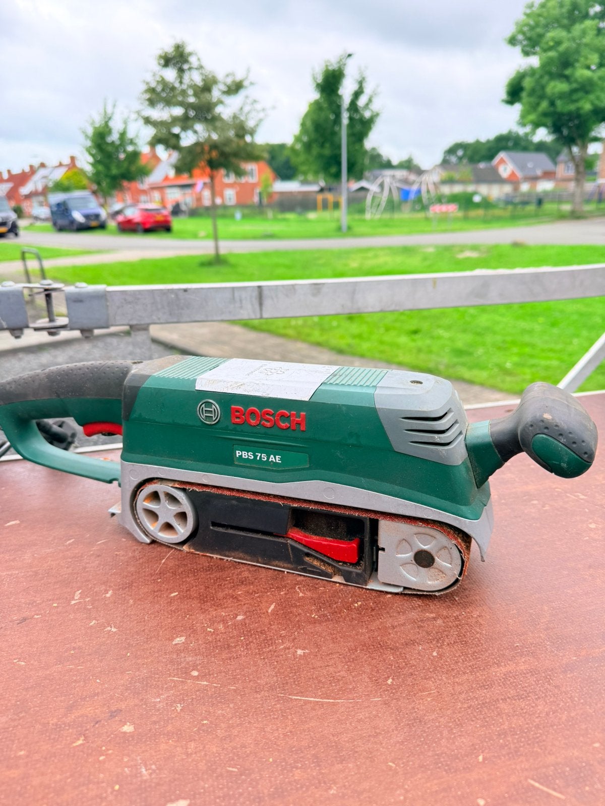 • Bosch PBS 75 AE Bandschuurmachine. (750W), Ophalen, Zo goed als nieuw, 600 tot 1200 watt, Bandschuurmachine