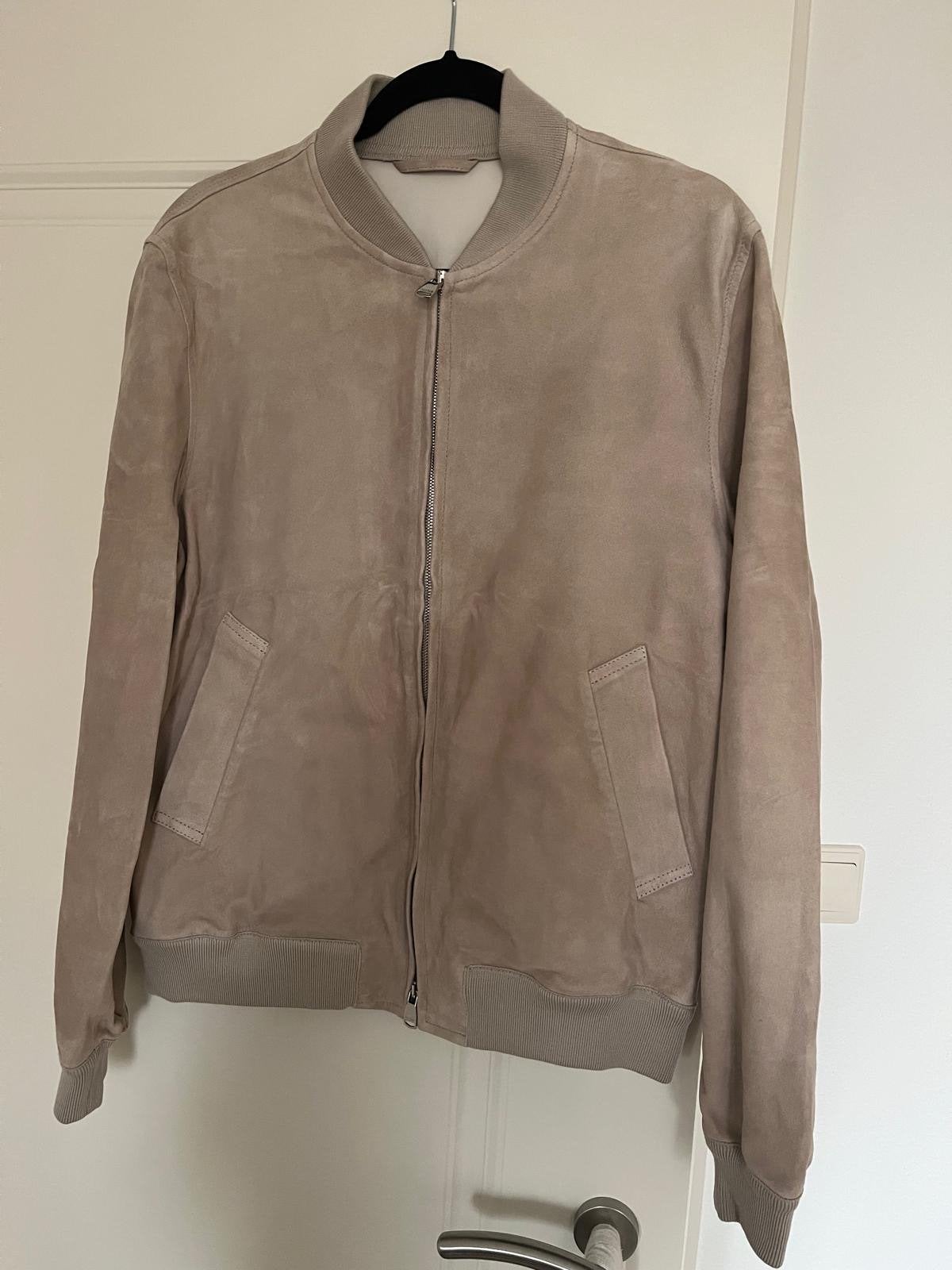 Gloednieuwe Valstar suède bomberjack - Maat 48, Ophalen of Verzenden, Nieuw, Maat 48/50 (M), Beige