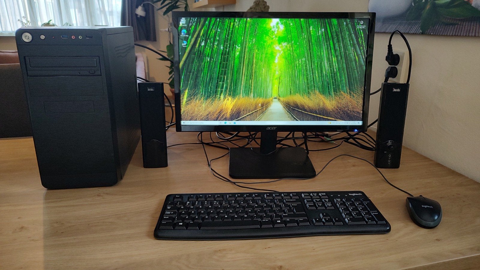 Complete PC Intel i5 7500 16 GB DDR4 256 GB SSD 1 TB HDD, Computers en Software, Desktop Pc's, Ophalen, Gebruikt, Met monitor