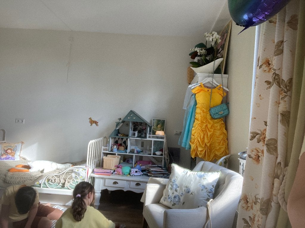 Houten speelgoedhuisje - Opknapper, Ophalen of Verzenden, Gebruikt, Poppenhuis