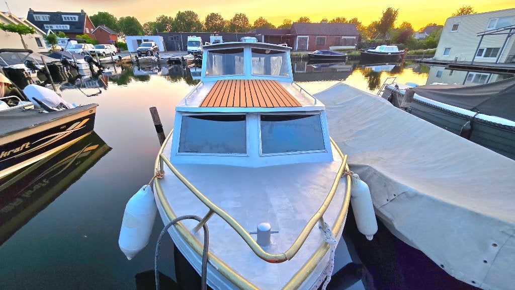 Luxe stalen kajuitboot 6m Suzuki 15PK – Vaarklaar – Topstaat, Watersport en Boten, Motorboten en Motorjachten, Overige merken