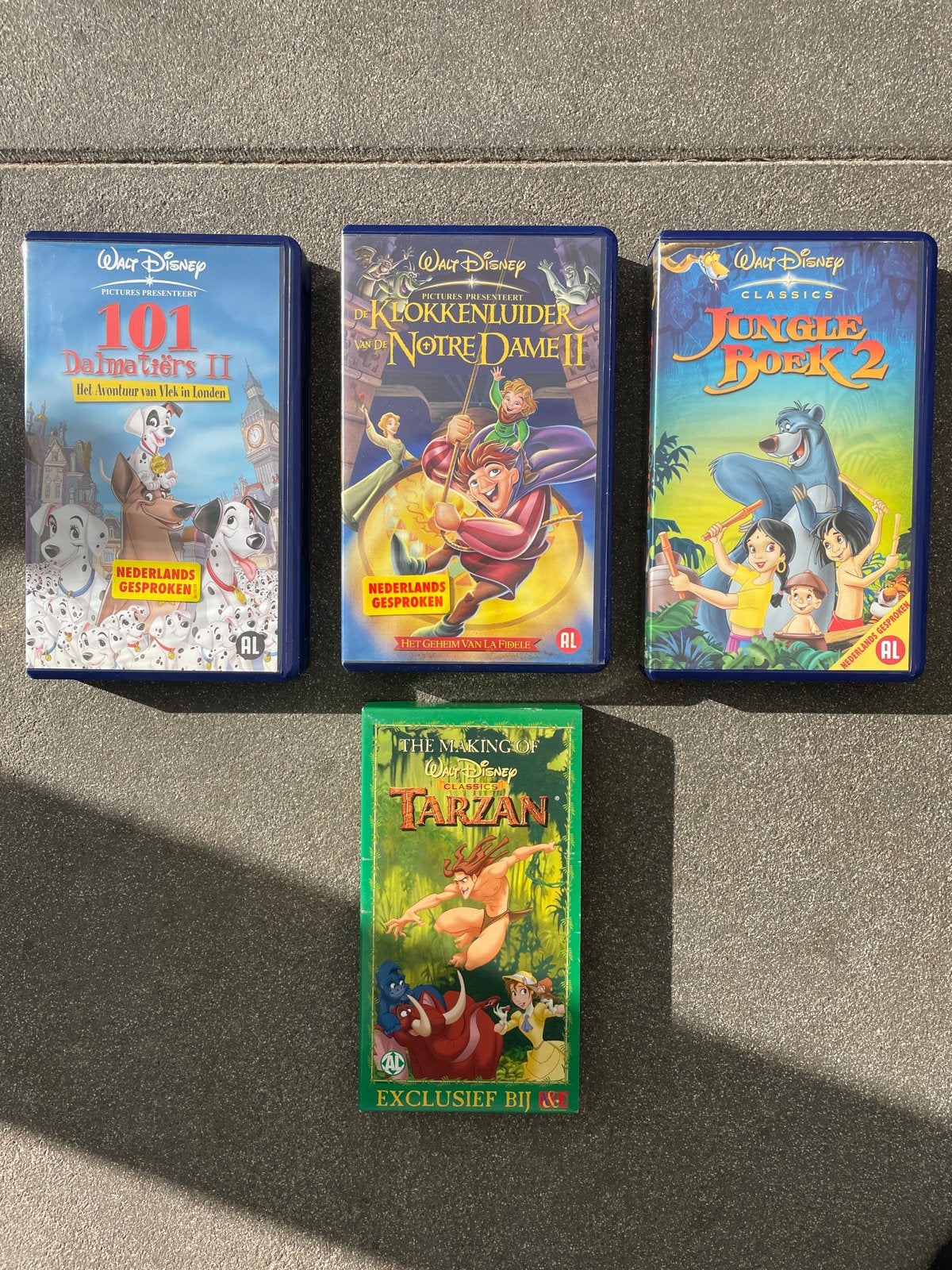 Walt Disney Sequels VHS Collectie: 101 Dalmatiërs II, Klokke, Alle leeftijden, Ophalen of Verzenden, Gebruikt, Nederlands