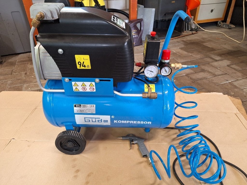 Compressor 24 liter .8 bar., Ophalen, Gebruikt, 6 tot 10 bar, 200 tot 400 liter/min