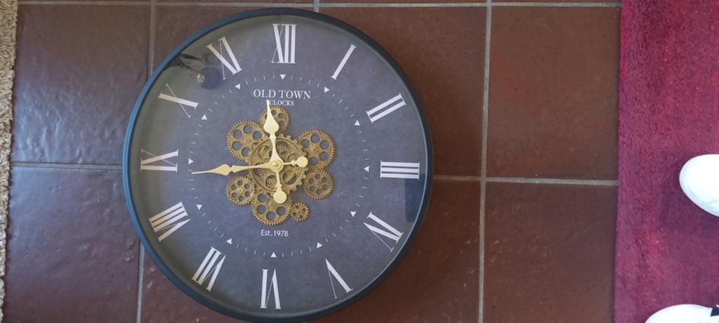 Zeer grote quartzklok - Old Town Clocks - 55 cm diameter, Ophalen