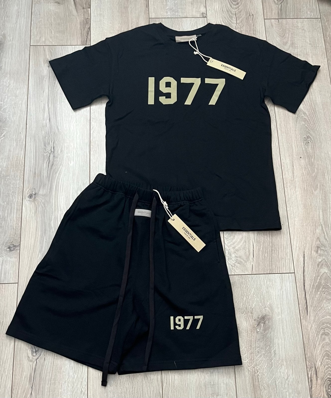 Essentials 1977 Zomersetje Maat L, Ophalen of Verzenden, Nieuw