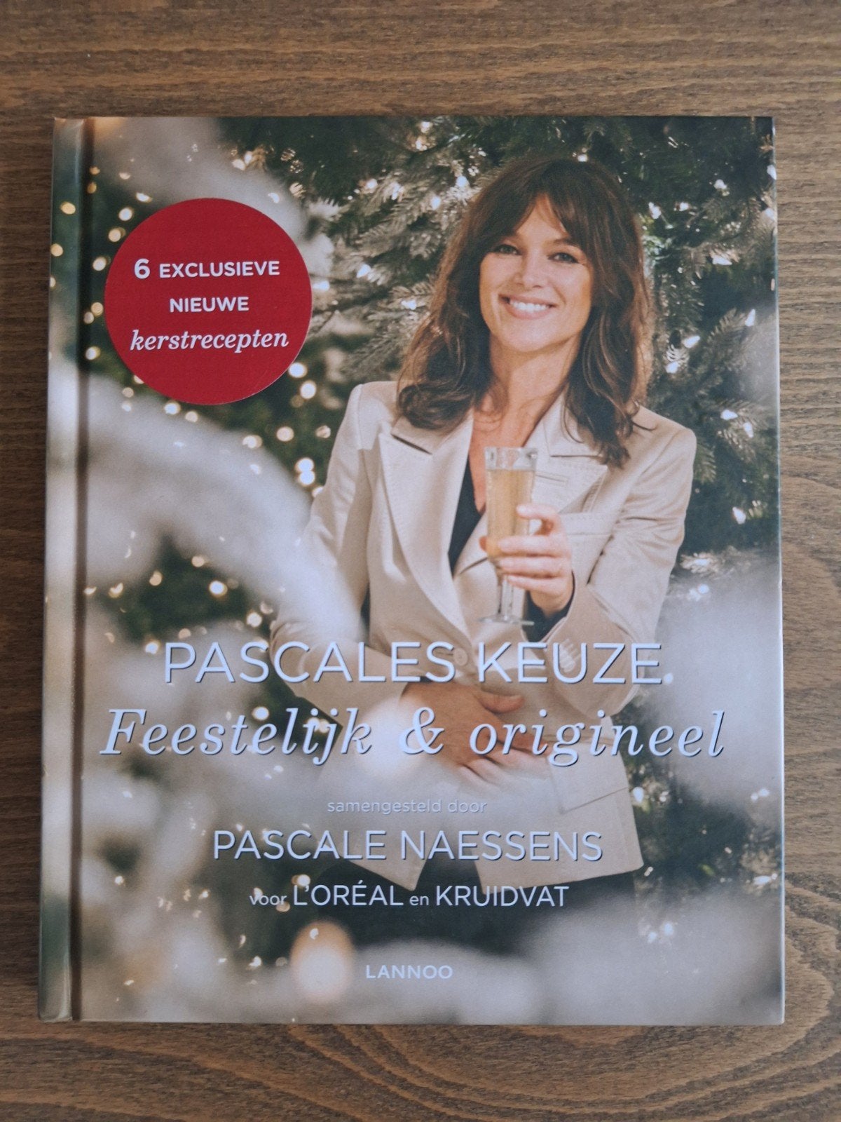 Boek: Pascale Naessens - Pascales Keuze - kerstrecepten

Fee, Diversen, Kerst, Ophalen of Verzenden, Nieuw