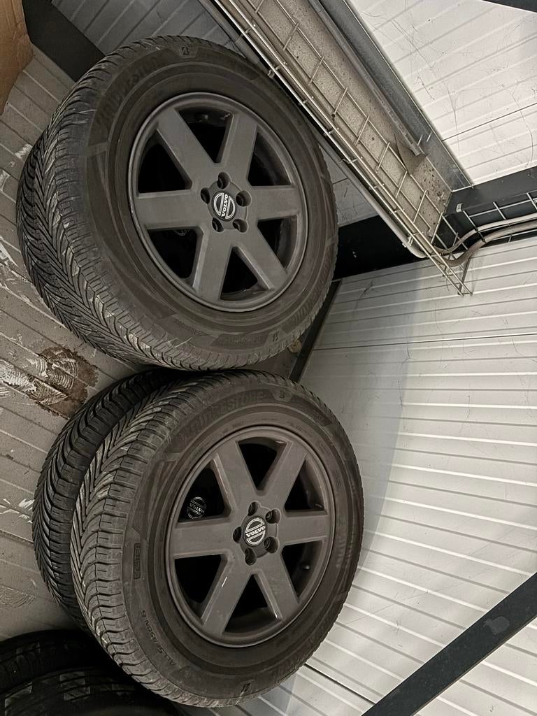 Volvo XC90 (2003-2014) velgen met All Season banden, Auto-onderdelen, Ophalen, Gebruikt, Banden en Velgen, 17 inch
