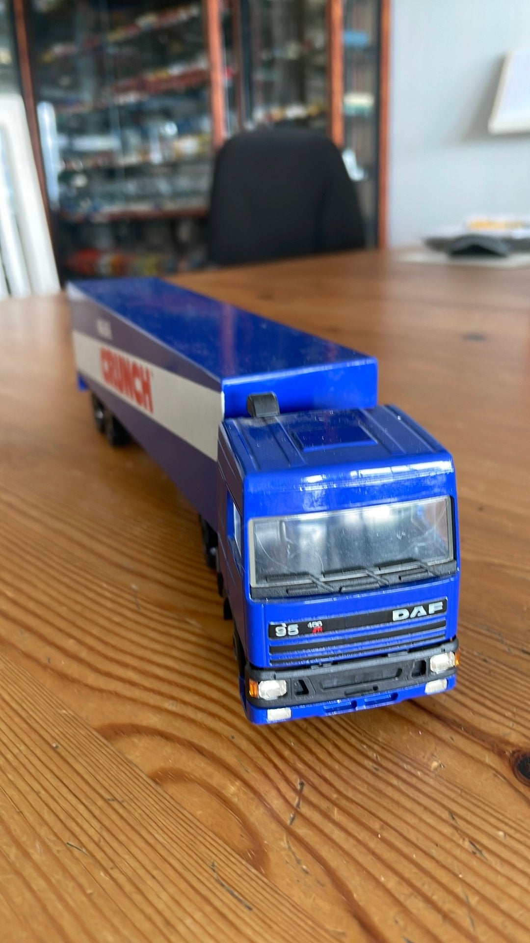 Daf 95 400 Ati truck met oplegger “Crunch”, Ophalen of Verzenden, Zo goed als nieuw, Bus of Vrachtwagen, Lion Toys