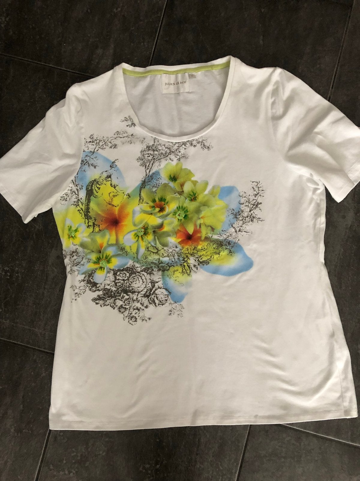 Julien Le Roy T-shirt met bloemenprint en kralen, Kleding | Dames, Wit, Maat 46/48 (XL) of groter, Ophalen of Verzenden, Zo goed als nieuw