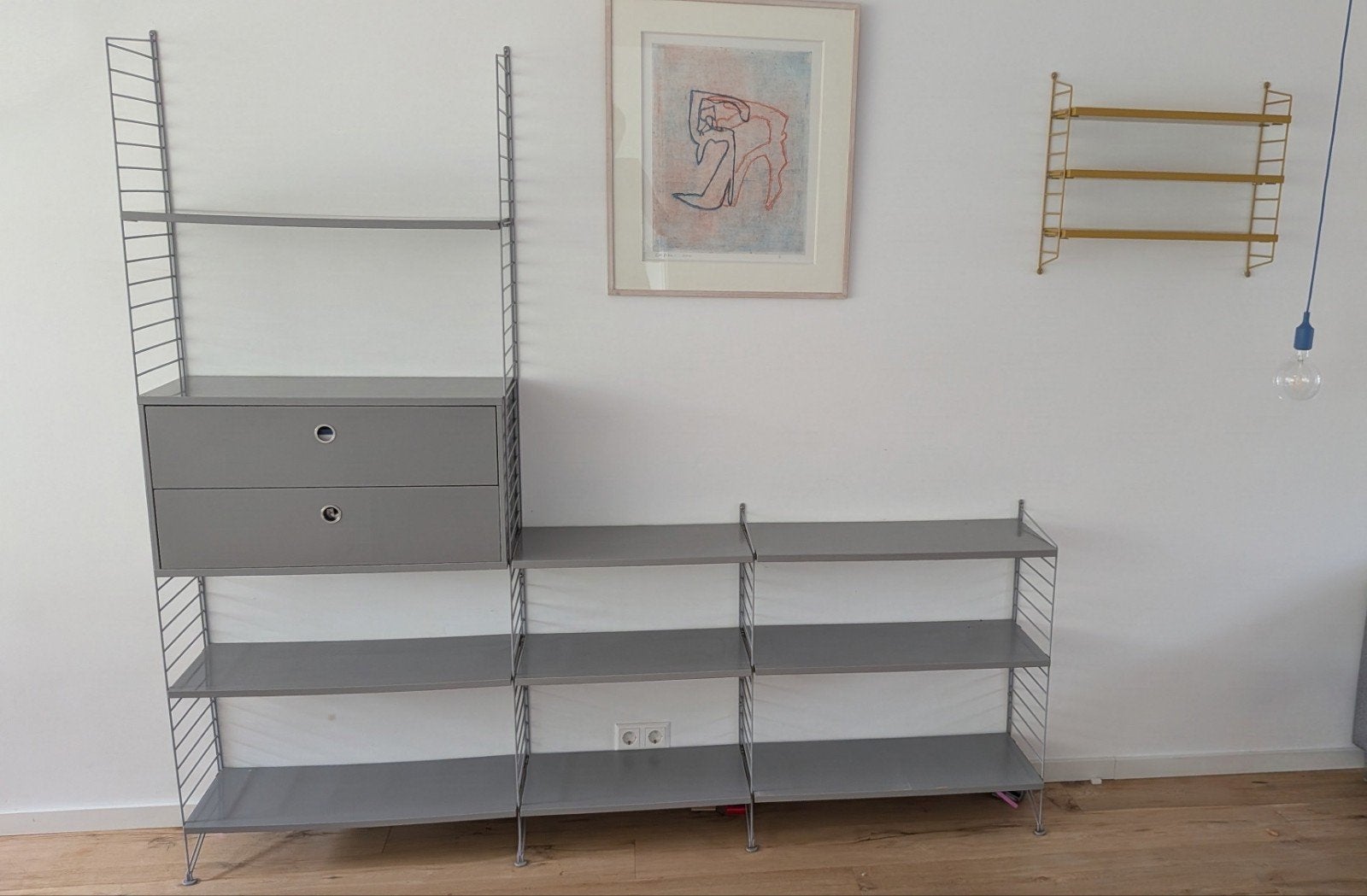 Nisse String kast, Ophalen, Met plank(en), Gebruikt, 200 cm of meer