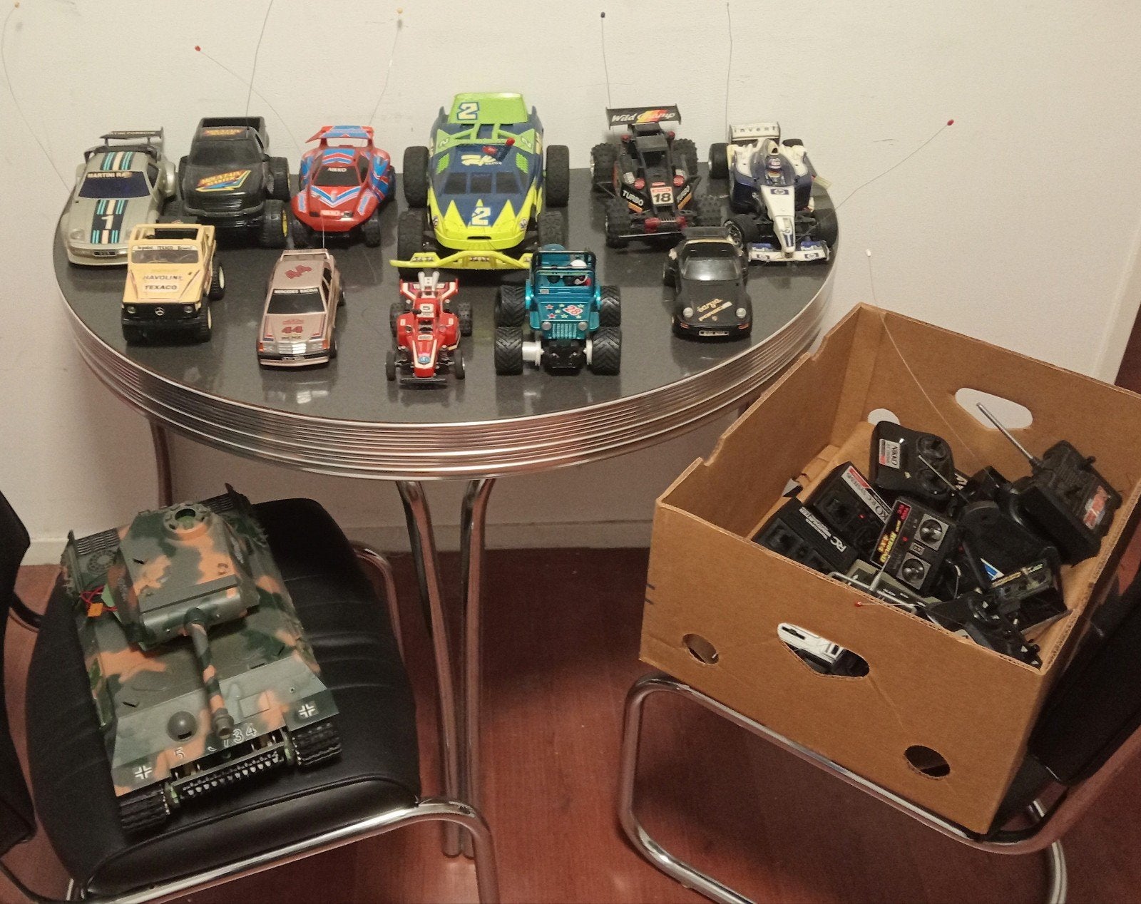 Vintage RC auto's opknappers, Ophalen of Verzenden, Gebruikt, Overige schalen, Auto onroad