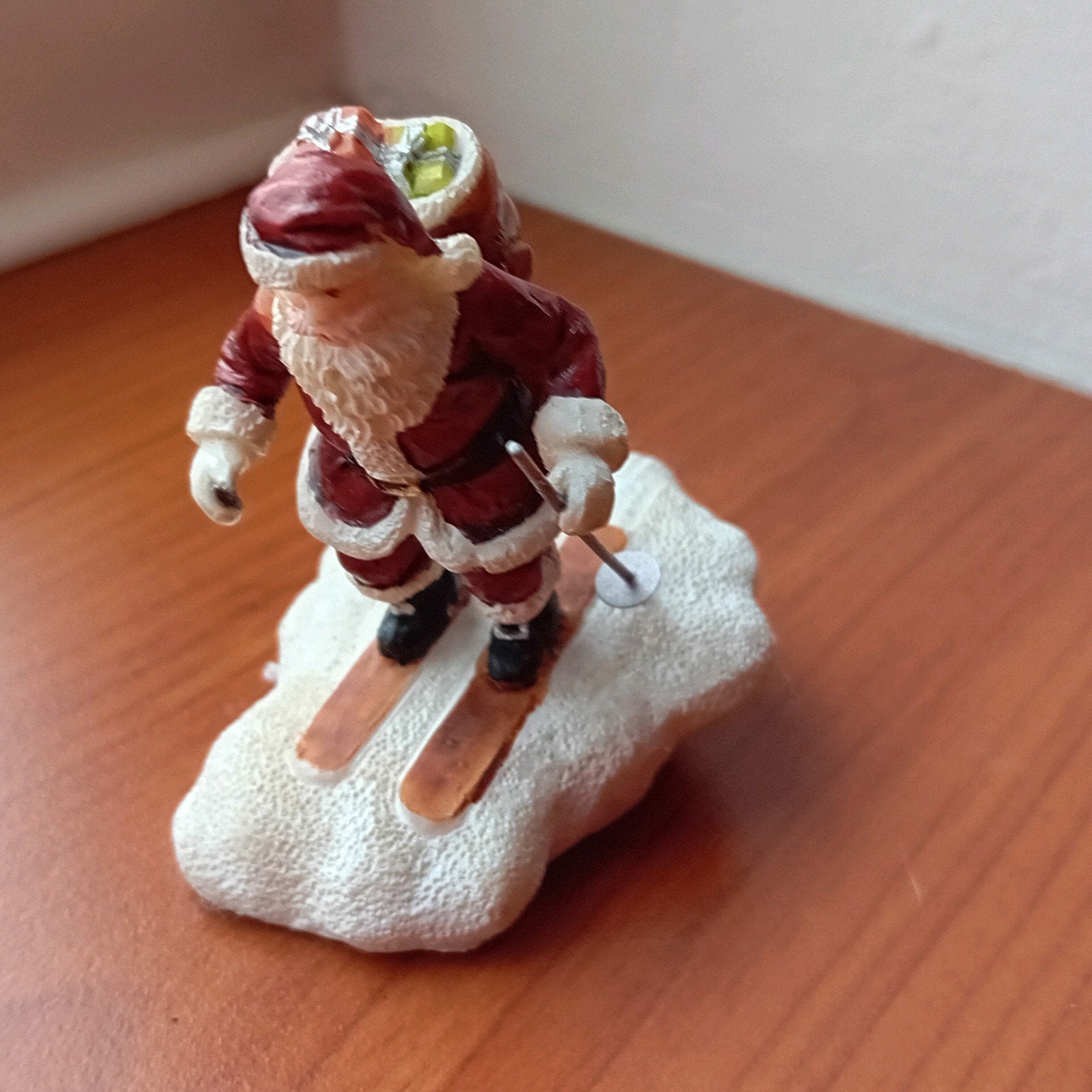 Luville skiing santa, Luville figuur Kerstdorp, Ophalen of Verzenden