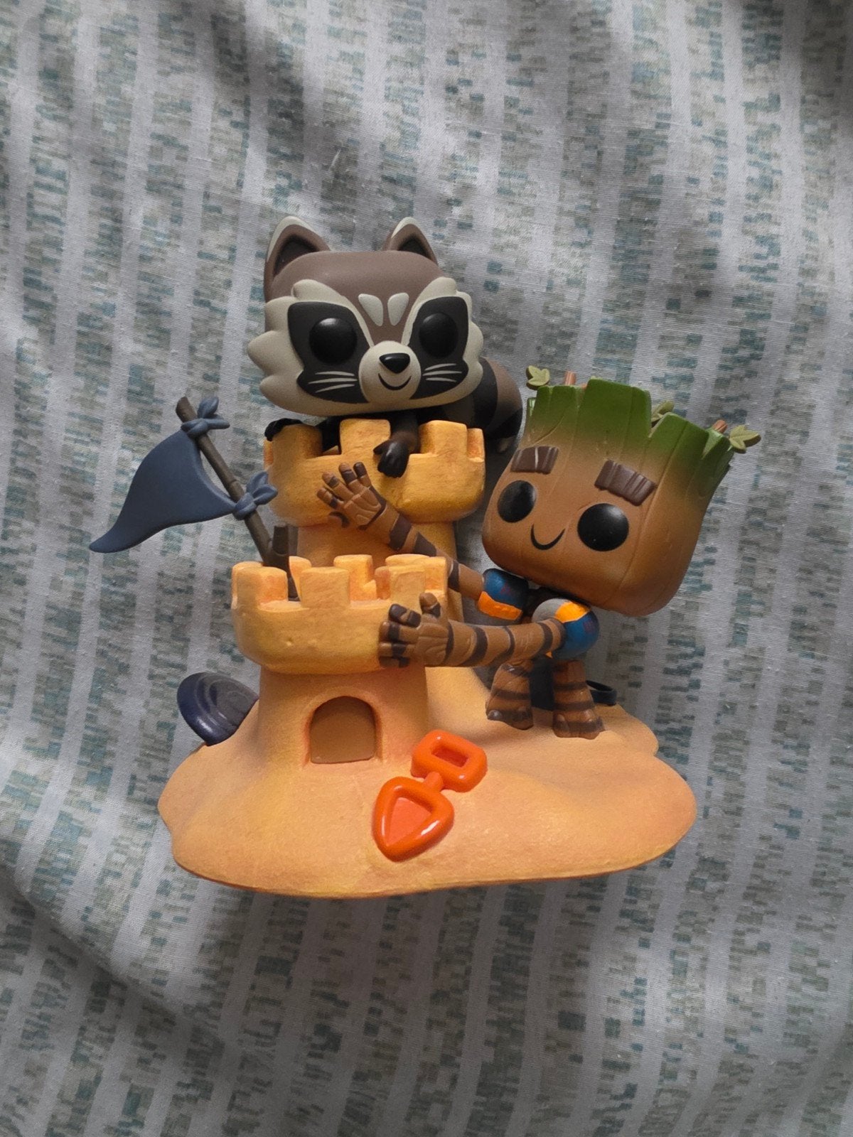 Funko Pop! Rocket & Groot zandkasteel (zonder doos), Ophalen of Verzenden, Gebruikt