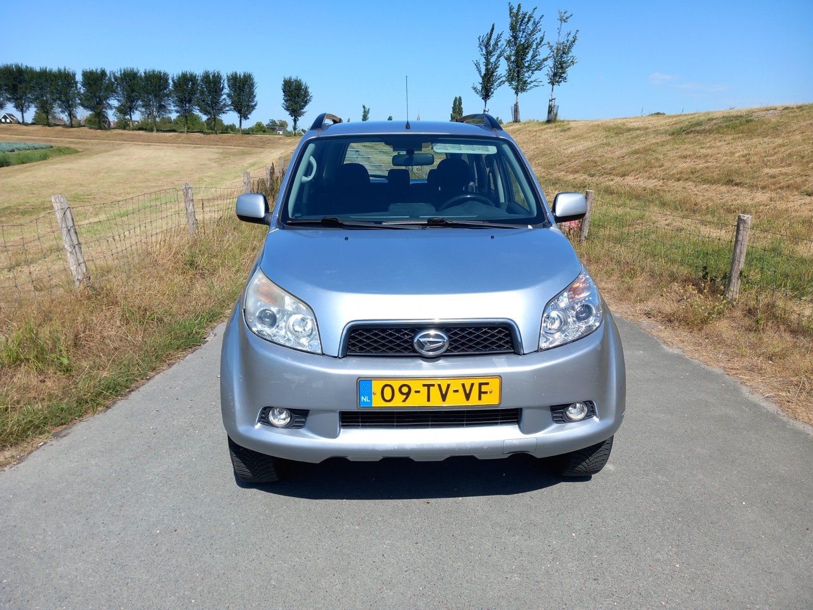 Daihatsu Terios 1.5 2WD 2007 Grijs, 1350 kg, Achterwielaandrijving, 400 kg, 49 €/maand