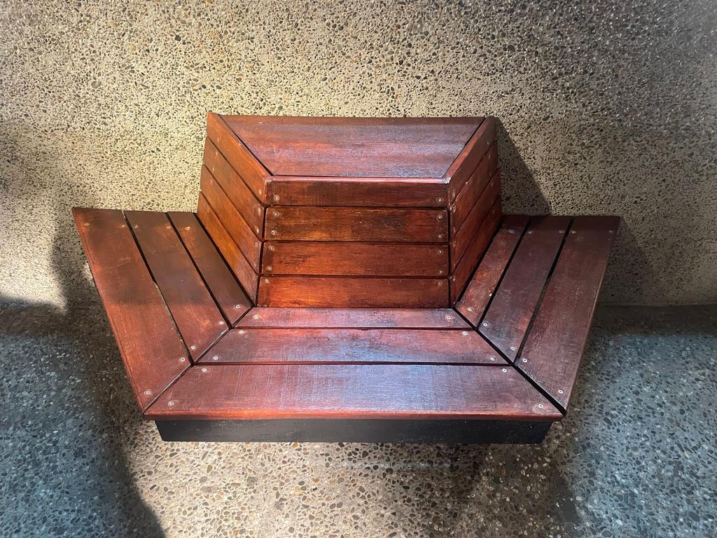 Robuuste houten gebeitste tuinbank - Handgemaakt en uniek, Ophalen, Zo goed als nieuw, Hout, Minder dan 150 cm