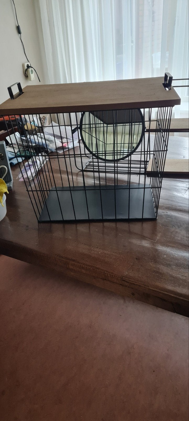 Decoratieve metalen mand met houten blad, Ophalen, Zo goed als nieuw