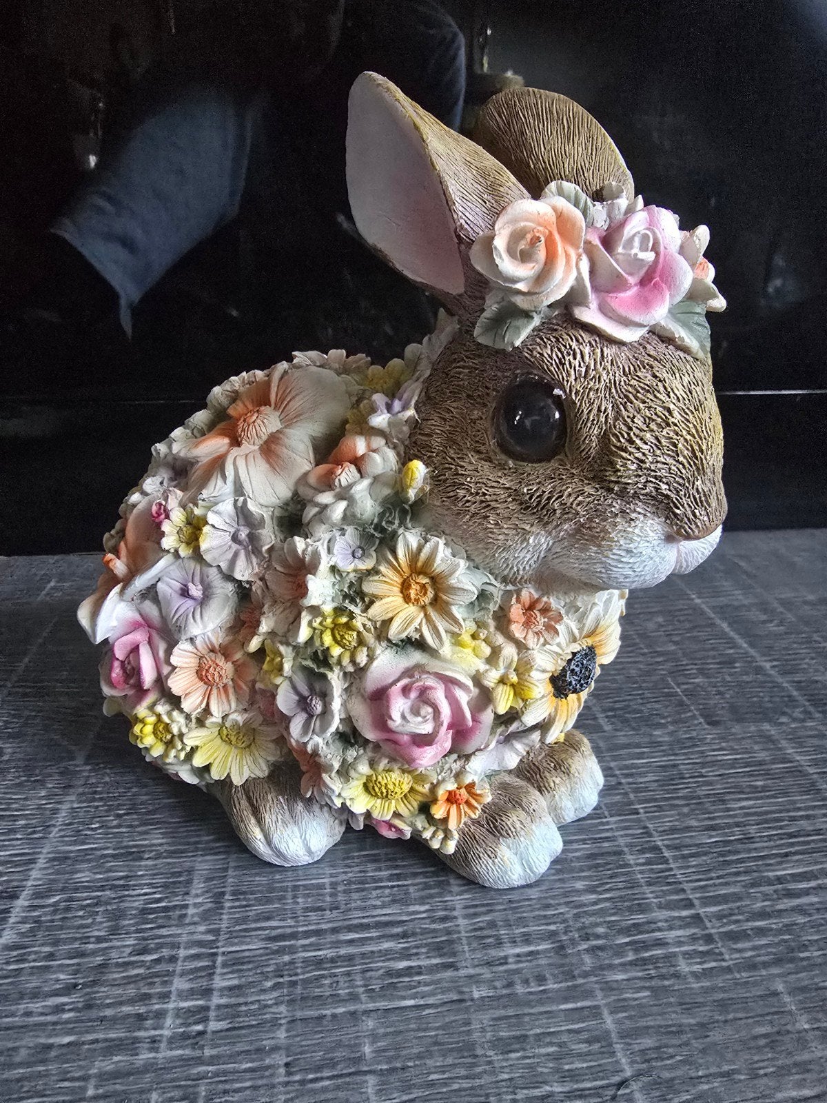Schattig Paas konijn met bloemen - Decoratie, Meerkleurig, Nieuw, Ophalen of Verzenden, Landelijk