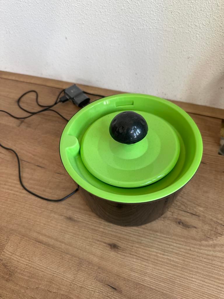 Cat fountain, Ophalen