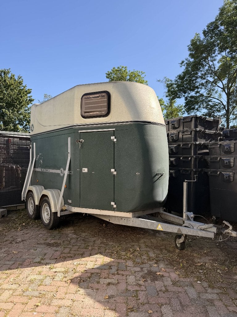 Blomert 2-paards trailer met zadelkamer, Ophalen, Gebruikt, Polyester, 2-paards trailer