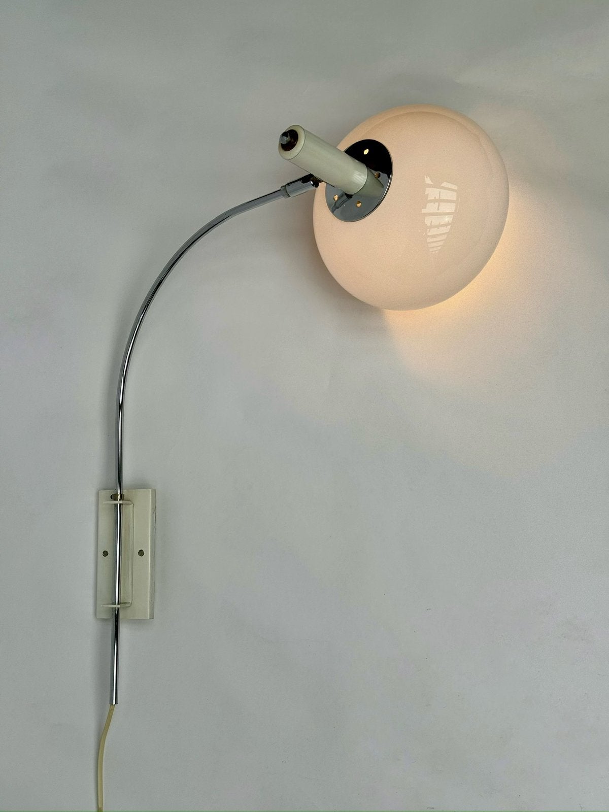 Vintage Witte Mushroom Wandlamp Dijkstra Lampen Space Age, Kunststof, Zo goed als nieuw, Inclusief lichtbron, E27 (groot)