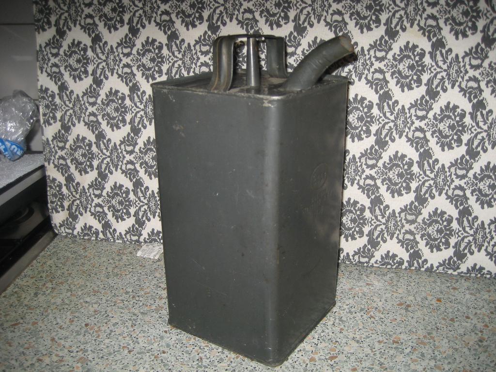 Oliekan van Esso uit 1949, Ophalen of Verzenden, Huis en Inrichting