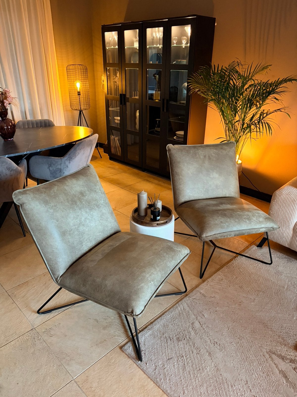 2x Jari Fauteuil Velours Taupe – Hotel Chique, Overige materialen, Twee, Overige kleuren, Ophalen of Verzenden