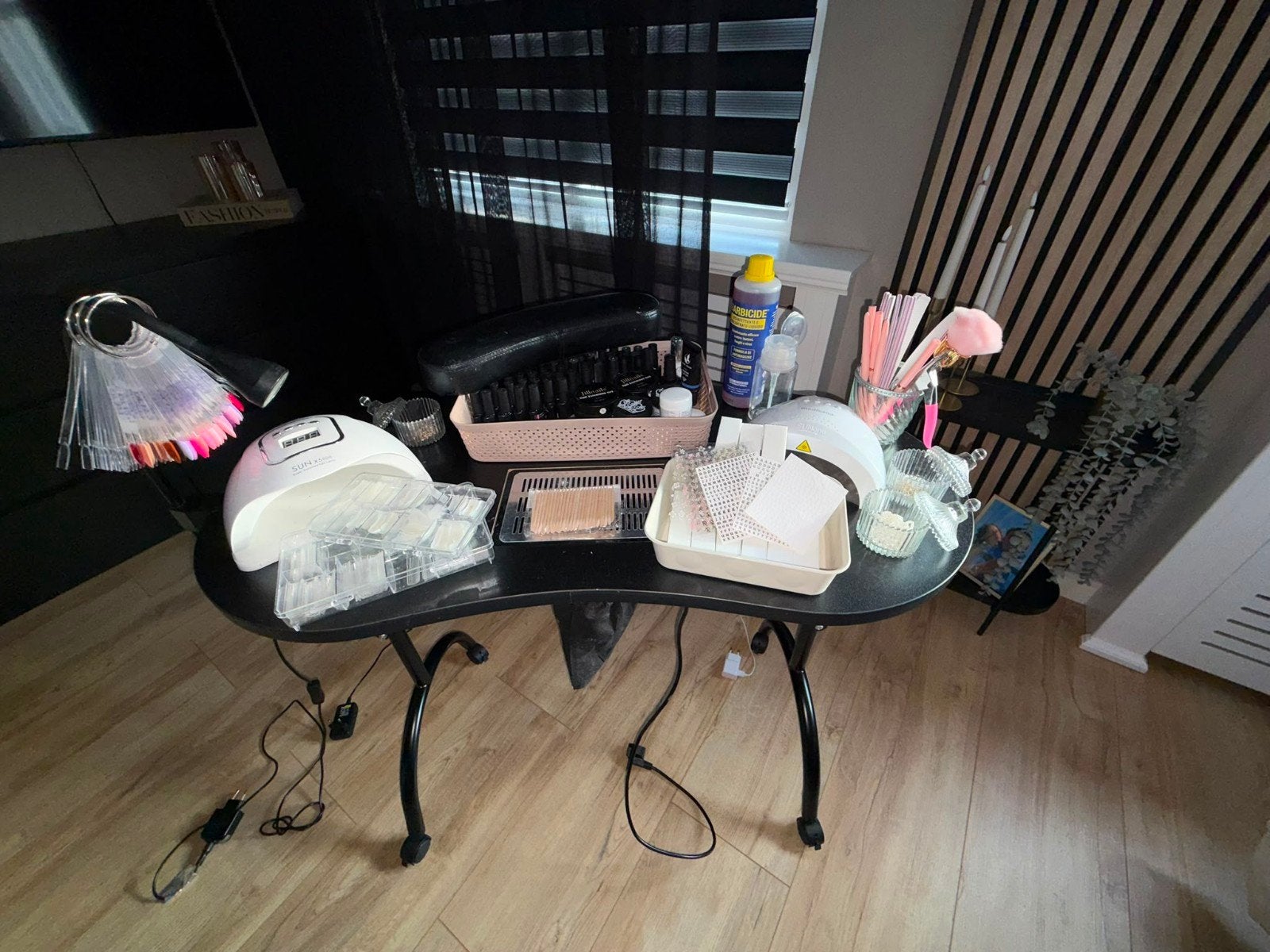 te koop nageltafel met lampje, Ophalen, Gebruikt, Overige typen