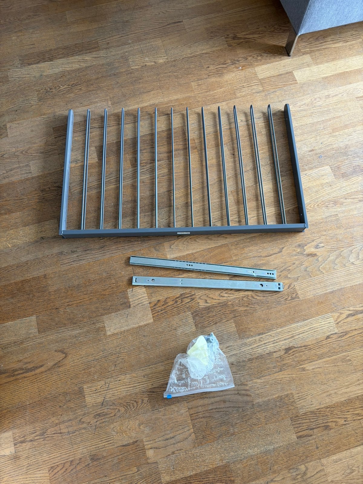 IKEA pull-out trouser hanger/ broekhanger, Ophalen, 50 tot 100 cm, Zo goed als nieuw, Minder dan 100 cm