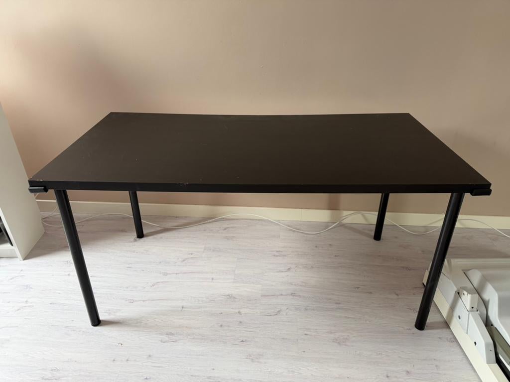 Zwarte tafel van IKEA 150x75x74, Huis en Inrichting, Tafels | Eettafels, Ophalen, Gebruikt, 50 tot 100 cm, 150 tot 200 cm