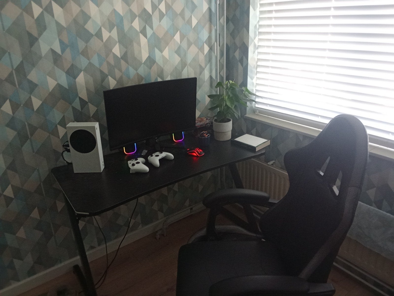 Xbox Series s gaming stoel monitor carbon fiber gaming tafel, Ophalen of Verzenden, Zo goed als nieuw, Xbox Series S