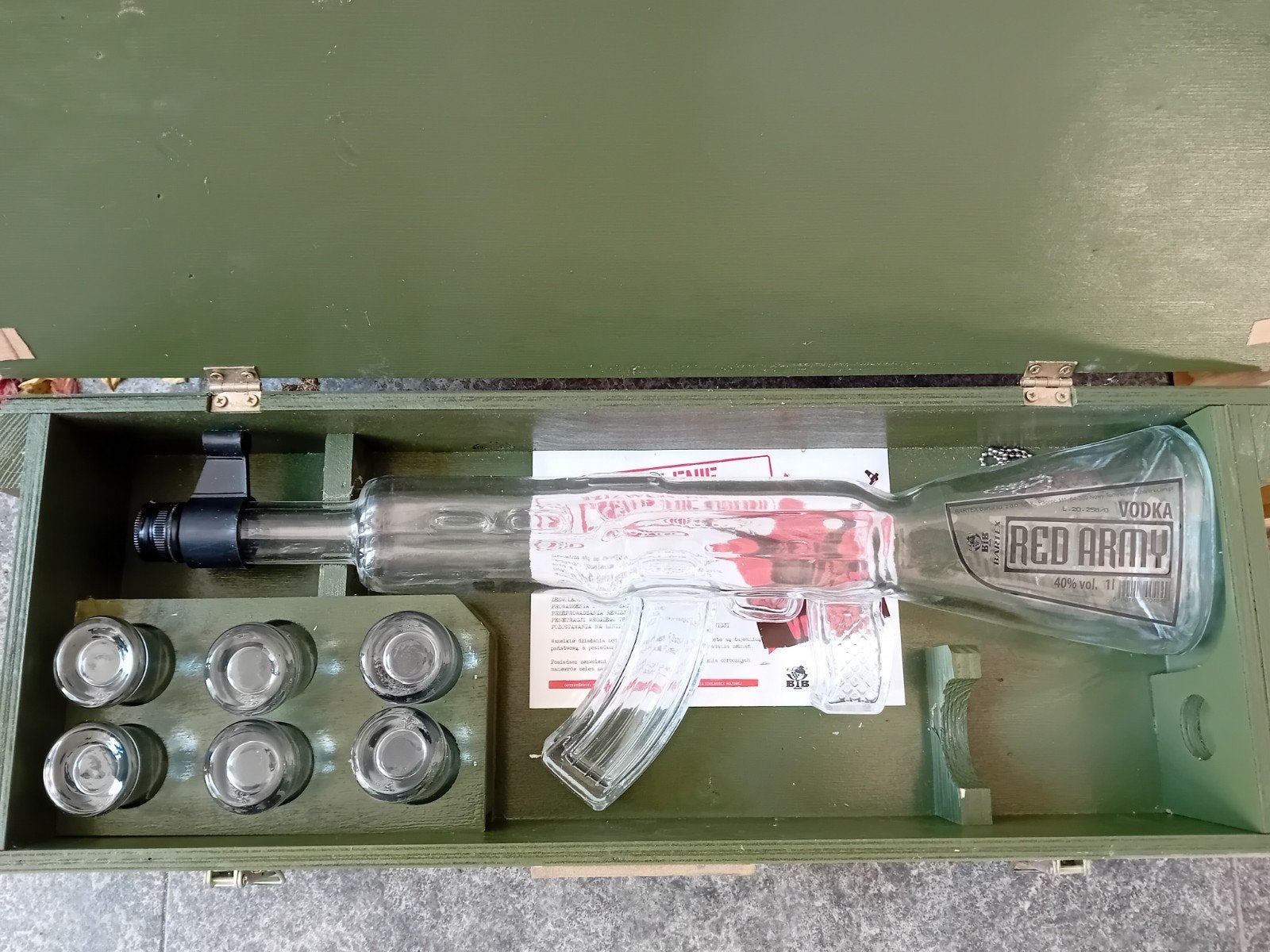 AK-47 Vodka Set - Lege Fles en Shotglaasjes in Kist, Ophalen of Verzenden
