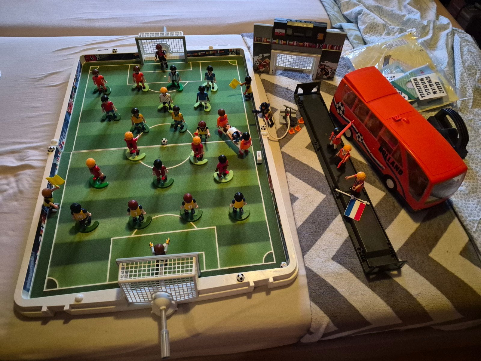 Playmobile Voetbalveld/stadion met supportersbus, Ophalen of Verzenden, Jongen of Meisje