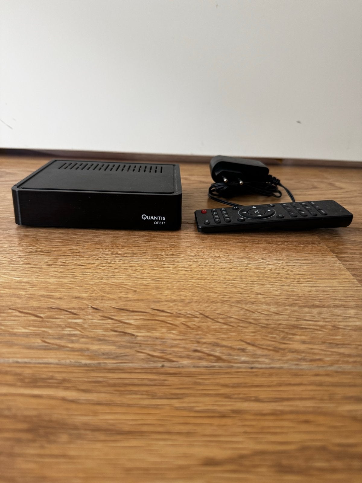 Quantis QE317 Digitale Kabelontvanger voor Ziggo, Ophalen of Verzenden, Gebruikt, Decoder