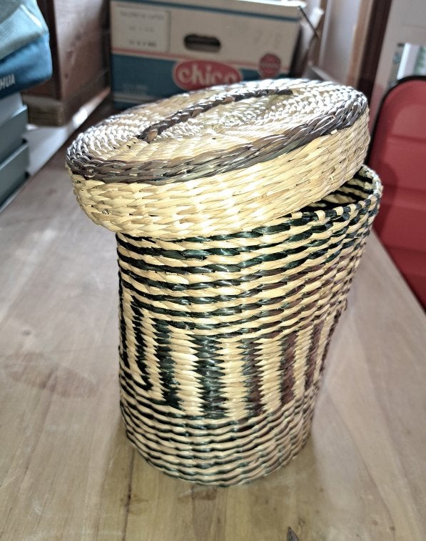 Gevlochten Mandje met Deksel, Ophalen, Gebruikt, Mand, Rond