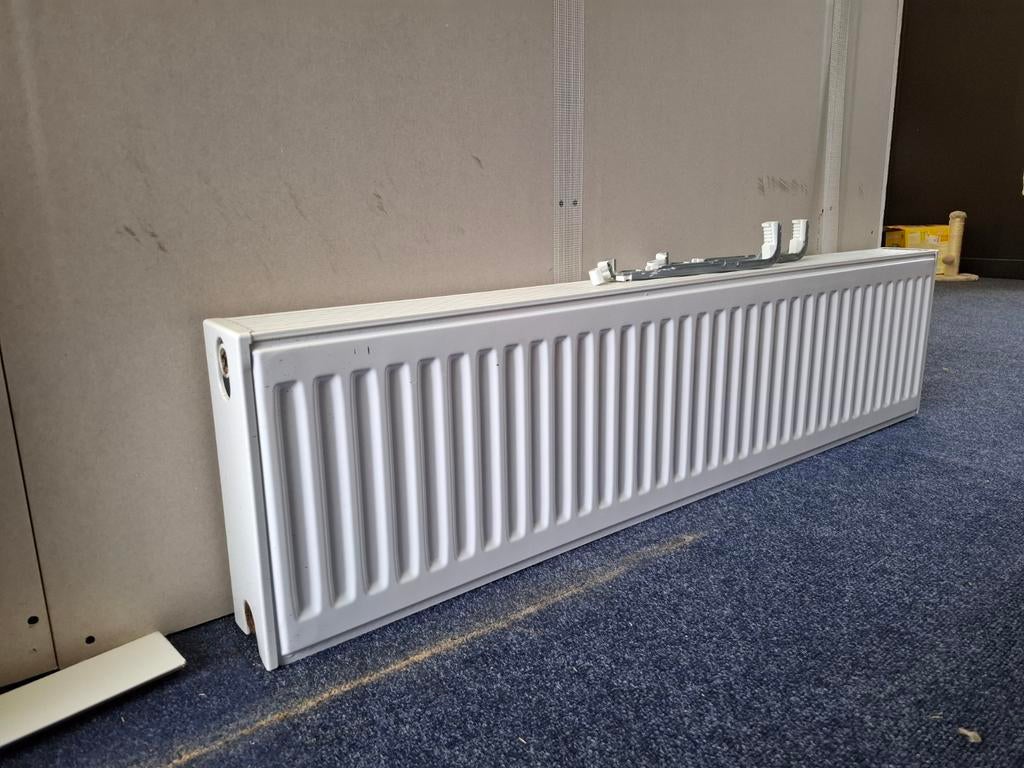 Radiator T22 - 120x30 cm - 1524 Watt, Doe-het-zelf en Verbouw, Verwarming en Radiatoren, Ophalen, 30 tot 80 cm, Gebruikt, Radiator