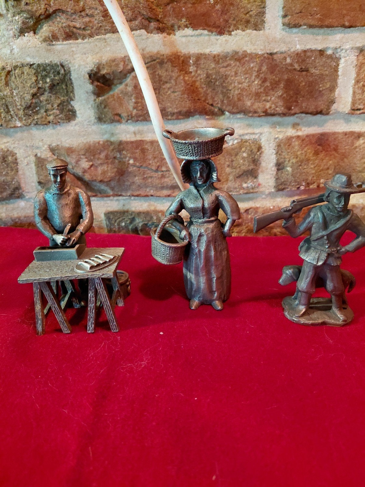 Set van 3 tinnen beeldjes: jager, visvrouw, vishandelaar, Ophalen of Verzenden