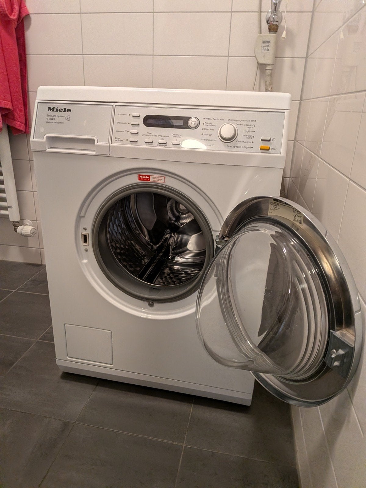 Miele Wasmachine V 5849 SoftCare System, Ophalen, Zo goed als nieuw, Voorlader, Kort programma