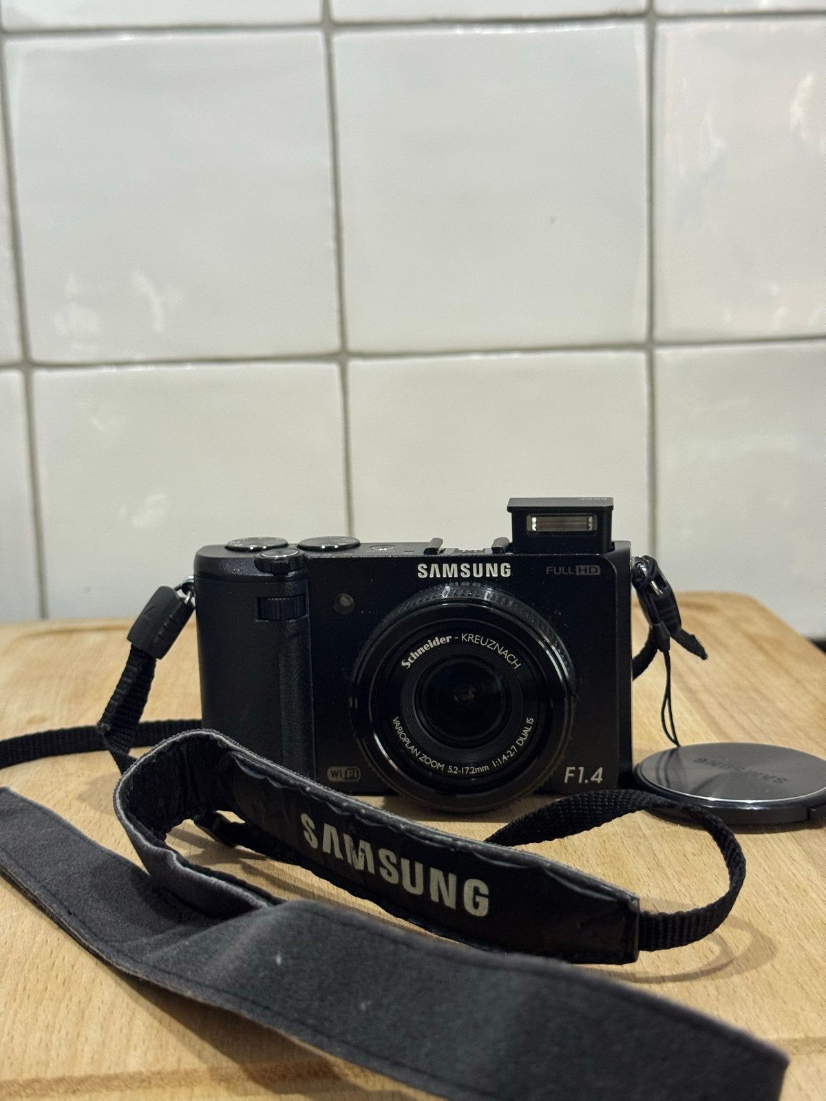 Samsung EX2F Compactcamera F1.4 lens, Audio, Tv en Foto, Ingebouwde flitser, Ophalen of Verzenden, Zo goed als nieuw, Compactcamera