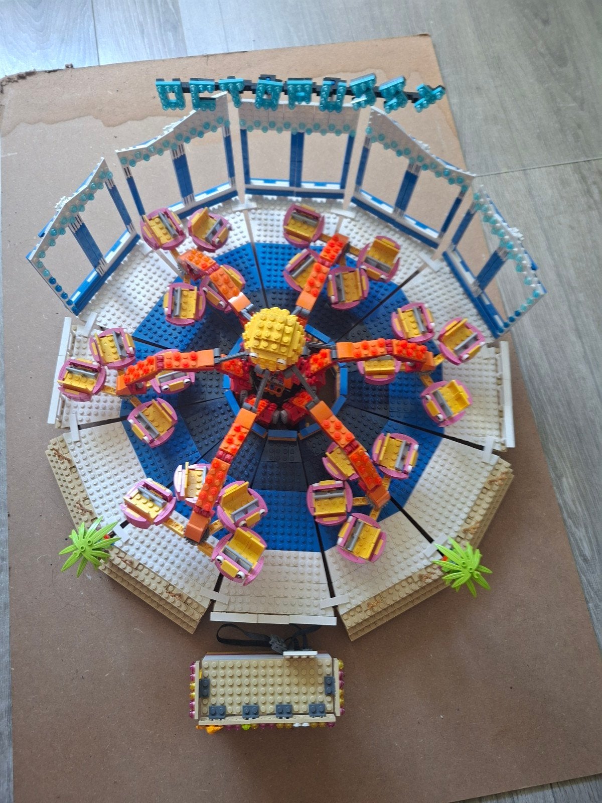Lego Kermis Octopussy attractie met vrachtwagens, Ophalen, Zo goed als nieuw, Overige merken