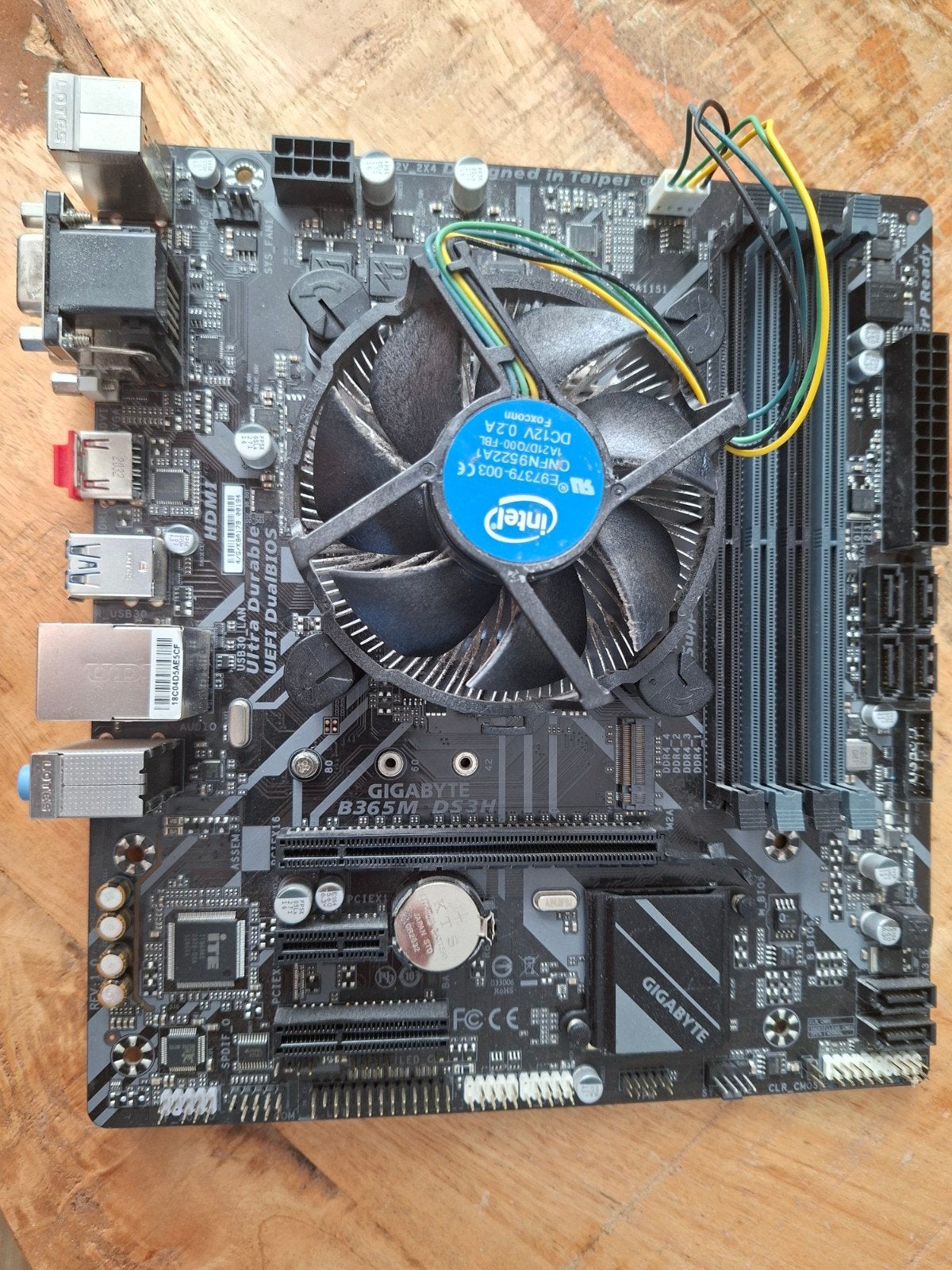 Gigabyte B365M DS3H Moederbord met Intel I3 CPU, Ophalen, Gebruikt, LGA1151, DDR4