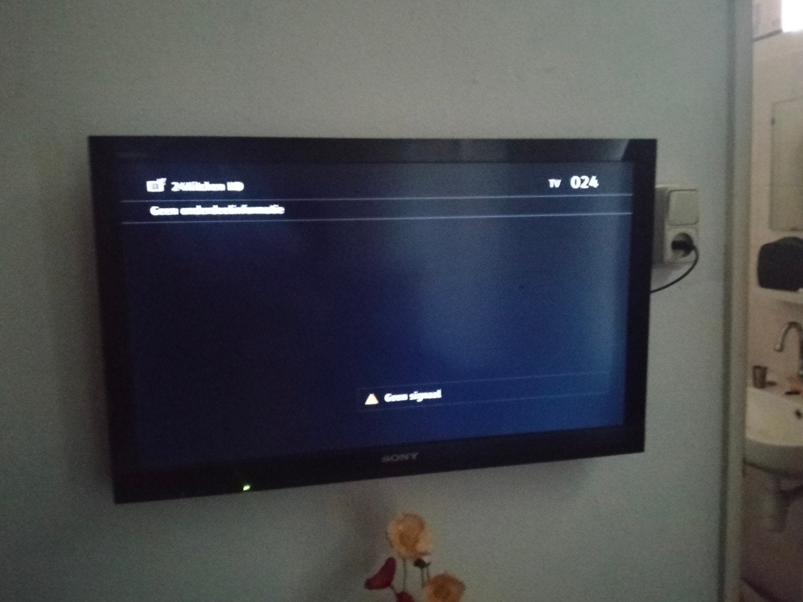 Sony TV met muurbeugel en afstandsbediening, Ophalen, Gebruikt, Sony